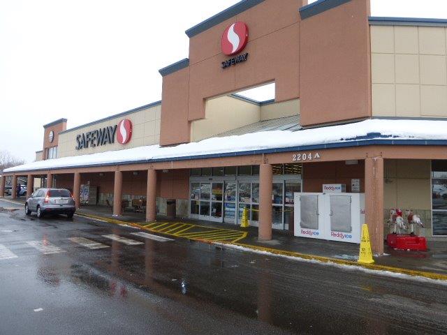 Safeway storefront in Nob Hill Shopping Center