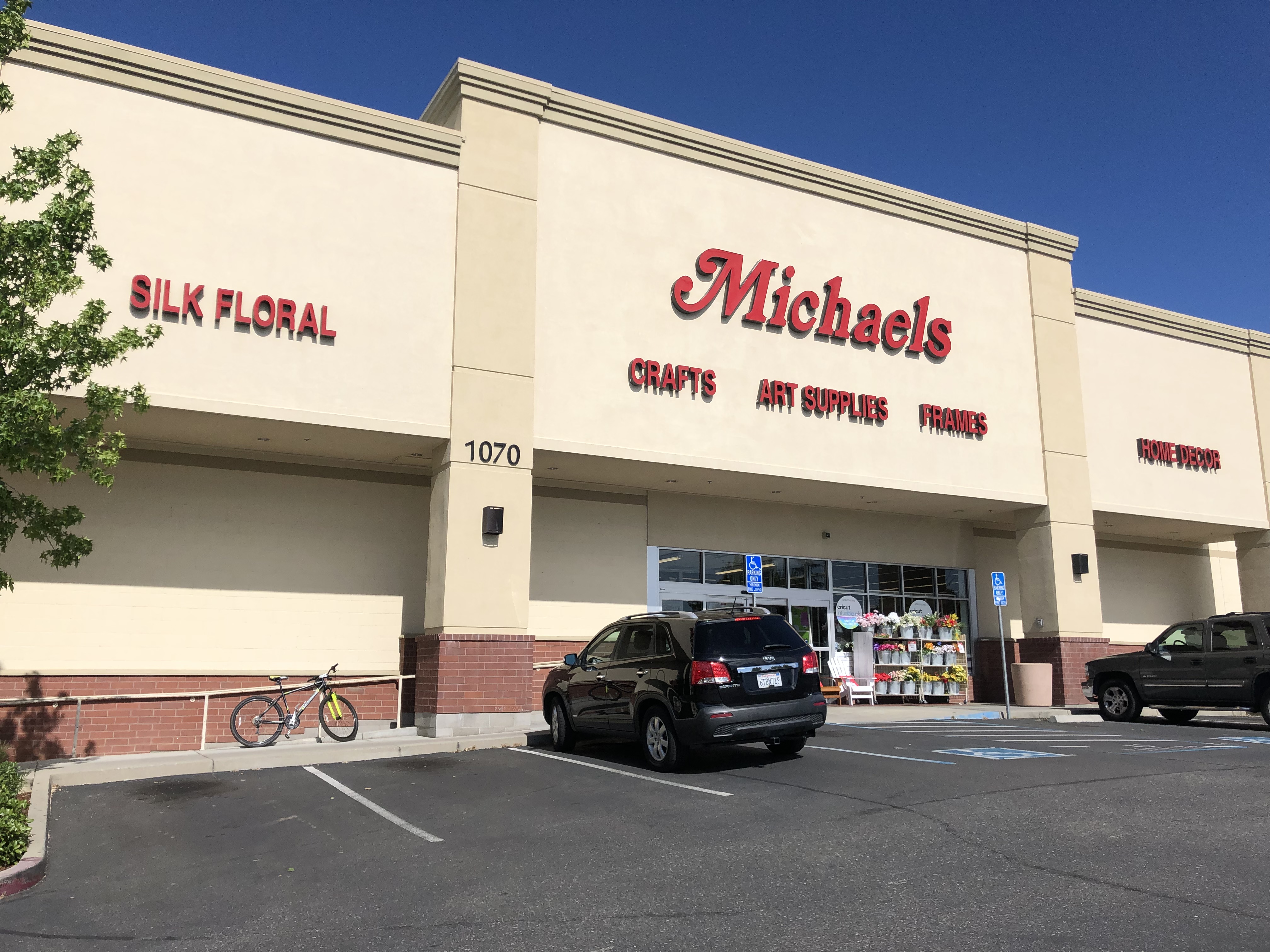Michaels storefront